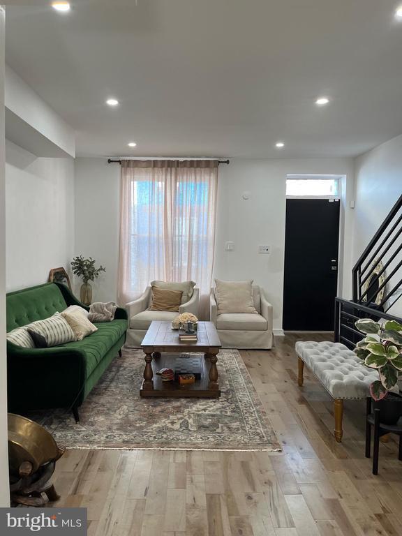 Foto del edificio - 1641 N Newkirk St