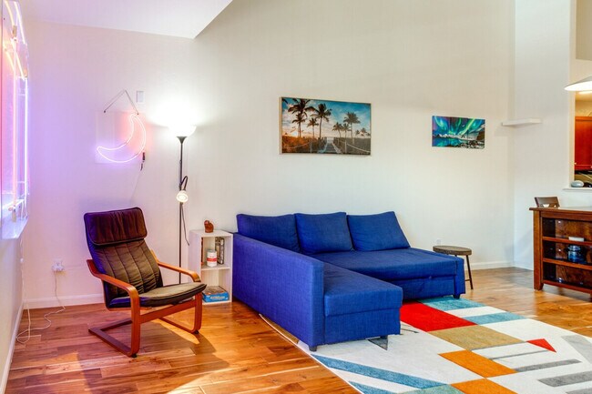 Foto del edificio - 5800 Tower Rd