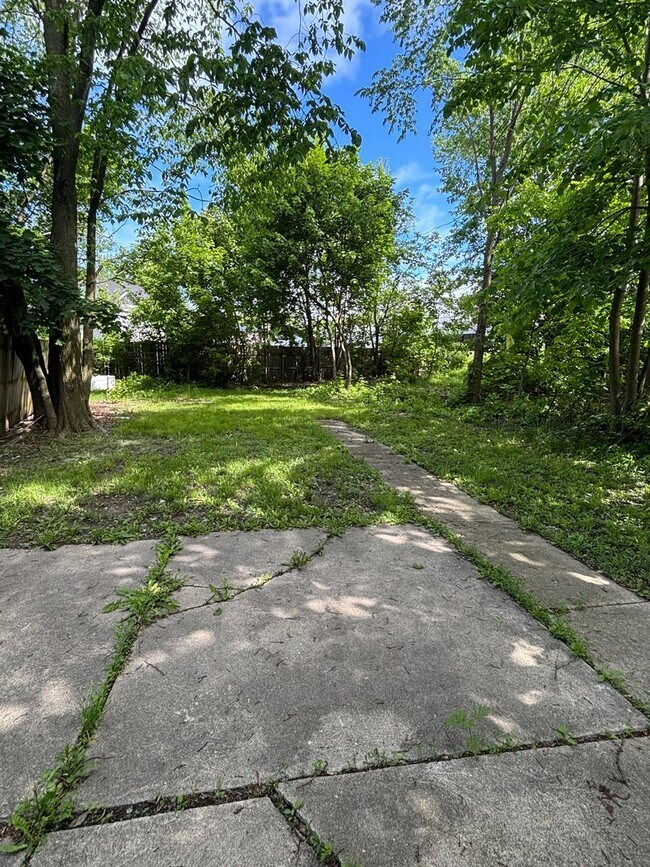 Building Photo - section 8 welcome, 4 bedroom, 1 bathroom s...