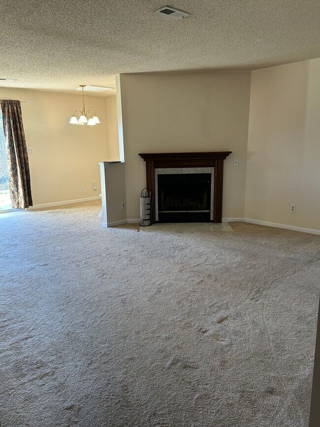 Foto del edificio - Knoxville 37923 - 2 Bedroom, 2 Bath Condo ...
