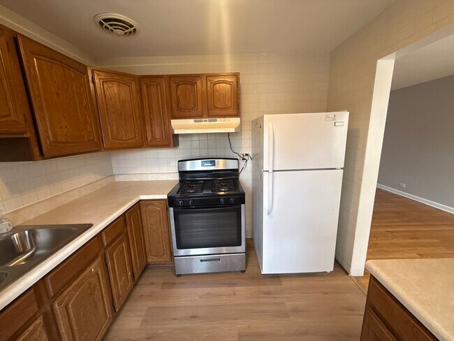 Foto del edificio - 6541 N Kedzie Ave