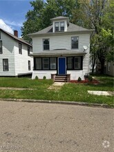 Building Photo - 434 5th St SW