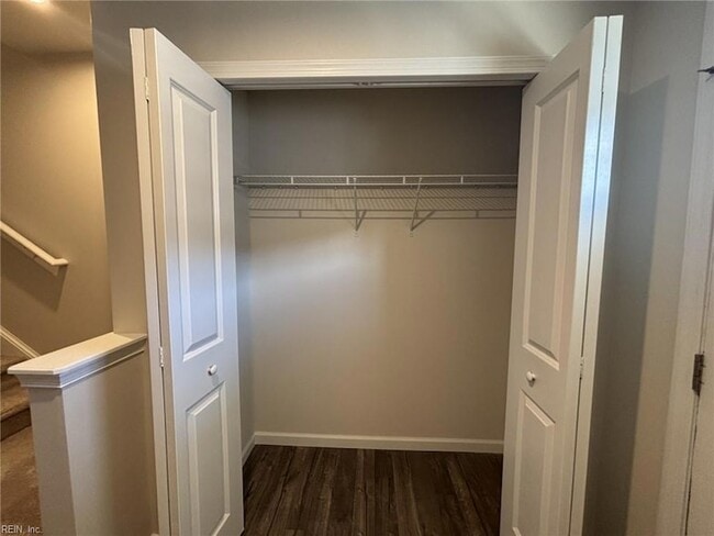 Building Photo - 2027 Petersen Way