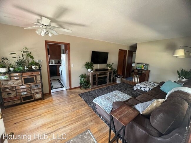Building Photo - 3 br, 2 bath House - 8476 Goodview Ave S