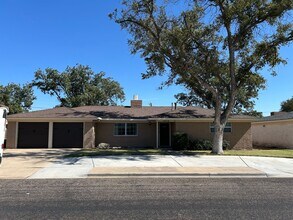 Building Photo - 1434 Custer Ave