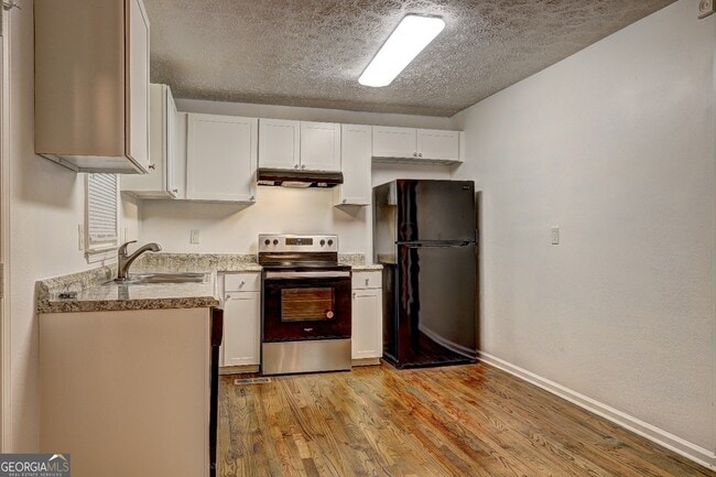 Foto del edificio - 4090 Knotty Oak Trail