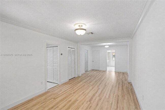 Foto del edificio - 2530 SW 27th St
