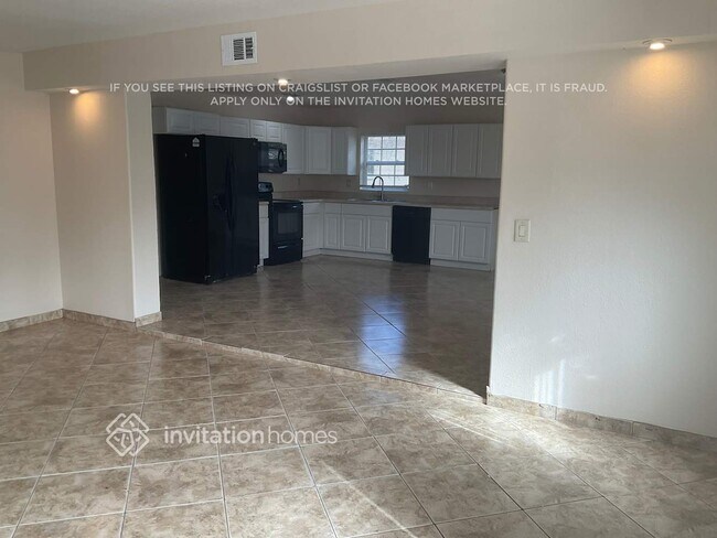 Foto del edificio - 446 Clemson Dr