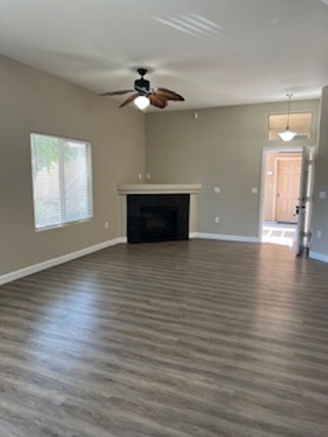 Foto del edificio - 1st Floor Condo in Gated Sunset Cliffs com...