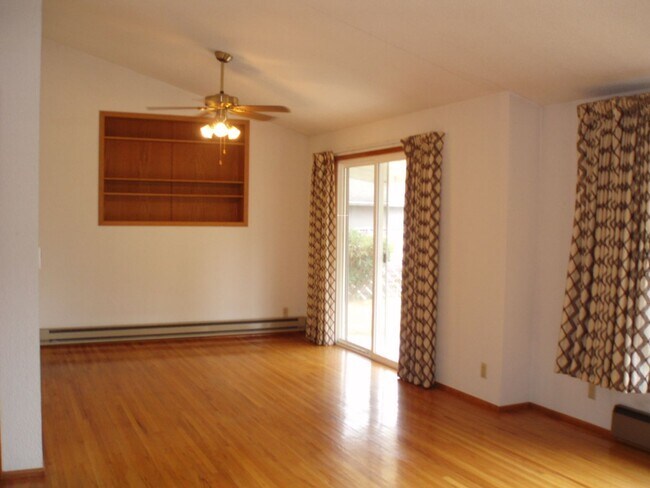 Foto del edificio - Cute 2 Bed 1 Bath Duplex in Tacoma