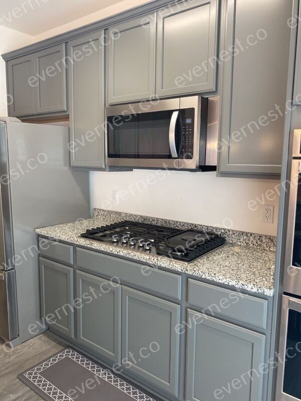 Foto del edificio - 102 Ridgeway St