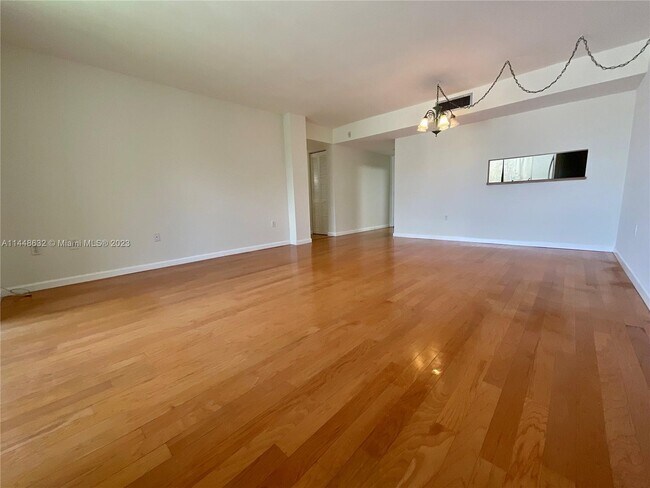 Foto del edificio - 8075 SW 107th Ave
