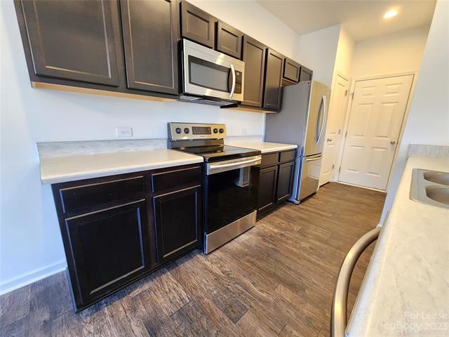 Building Photo - 150 Pin Oak Ct