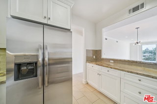 Foto del edificio - 1050 S Holt Ave