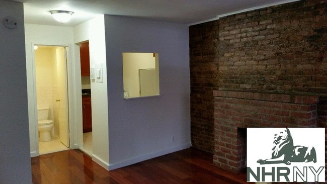 Building Photo - 140 West 15th Street