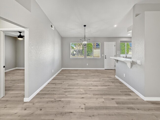 Foto del edificio - 69736 Cypress Rd