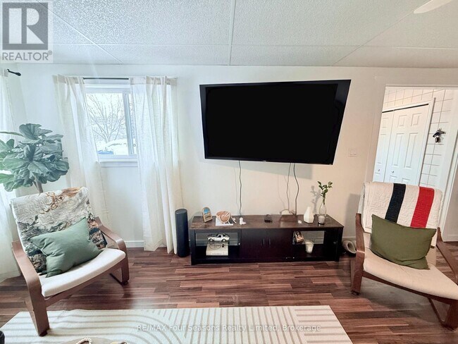 Building Photo - 285 Second St