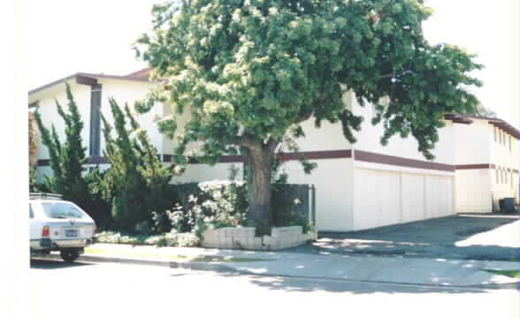 Building Photo - 5552-5554 Fernhill Cir
