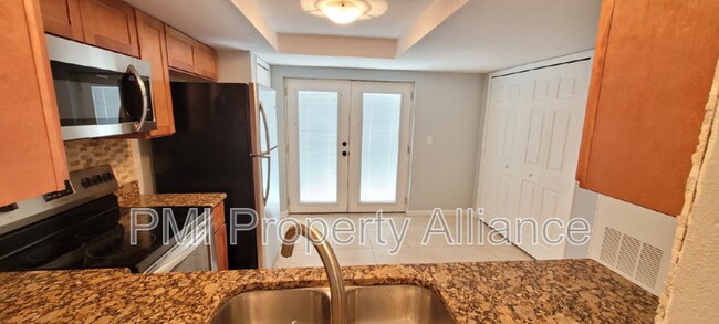 Building Photo - 12056 Tift Cir