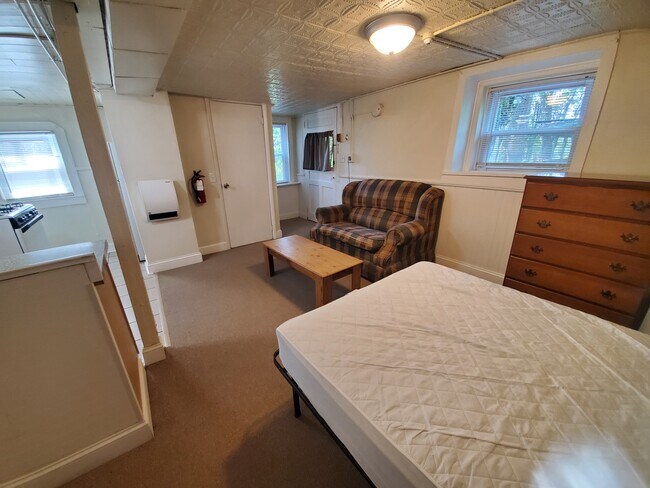 Living Area - 515 E State St