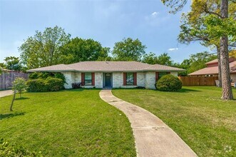 Building Photo - 2211 Ascot Ln