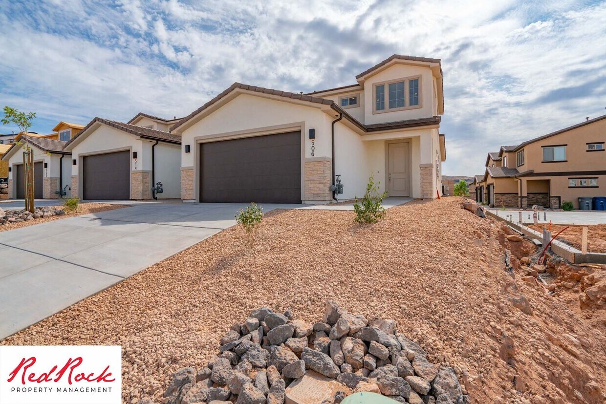 Foto principal - Beautiful Townhome in Hurricane Heights!