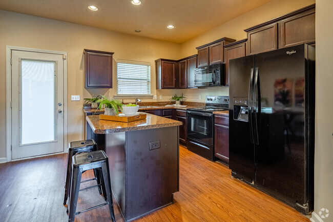 2BR, 2.5BA - 1,204SF - Kitchen - Rivendell Woods Townhomes