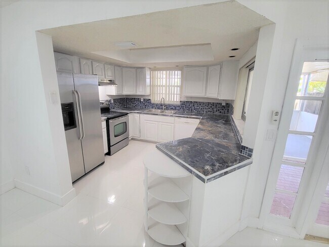 Foto del edificio - 8139 SW 209th St