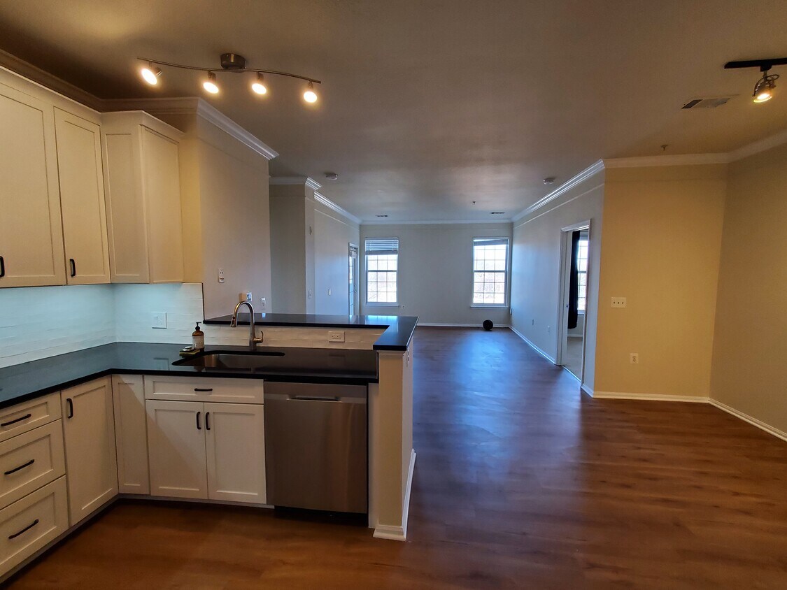 3021 Nicosh Cir Unit 1408, Falls Church, VA 22042 Condo for Rent in