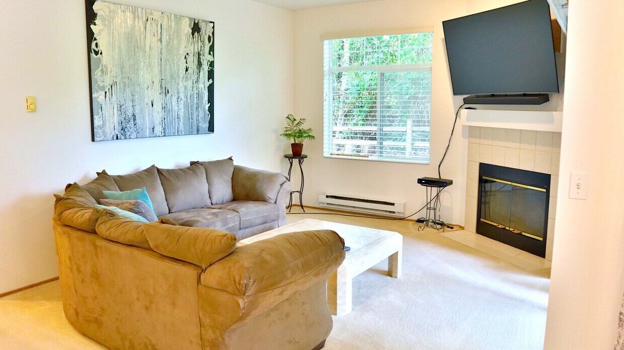Foto principal - Clean 2 bed 2 bath Condo - Close to Everyt...
