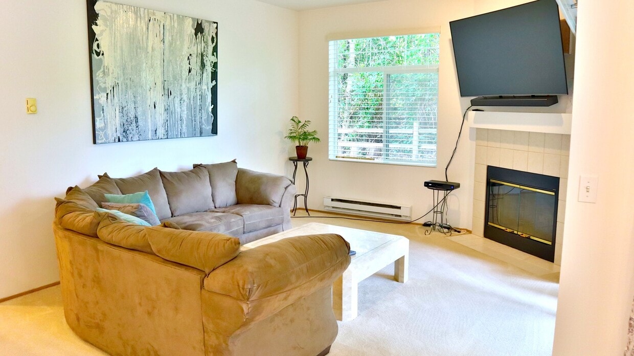 Primary Photo - Clean 2 bed 2 bath Condo - Close to Everyt...