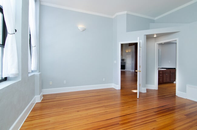 Building Photo - The Estates