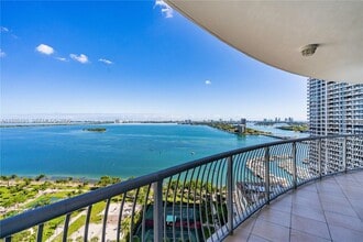 Building Photo - 1750 N Bayshore Dr