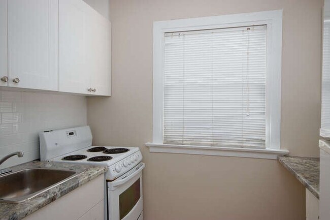 Building Photo - MODERN BACHELOR APT OLD SOUTH LONDON-INCLUSIVE!