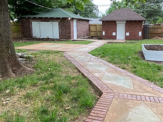 Building Photo - 1808 S Porter Ave