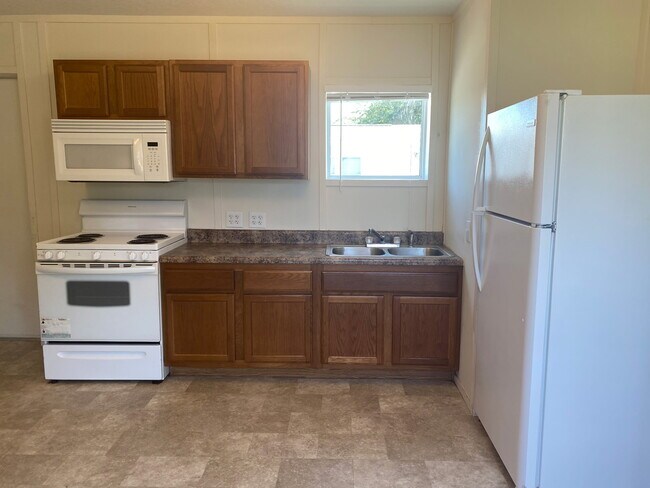 Foto del edificio - 17050 Meridian Blvd