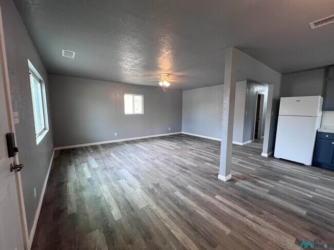 Foto del edificio - 1507 W Ray Ave
