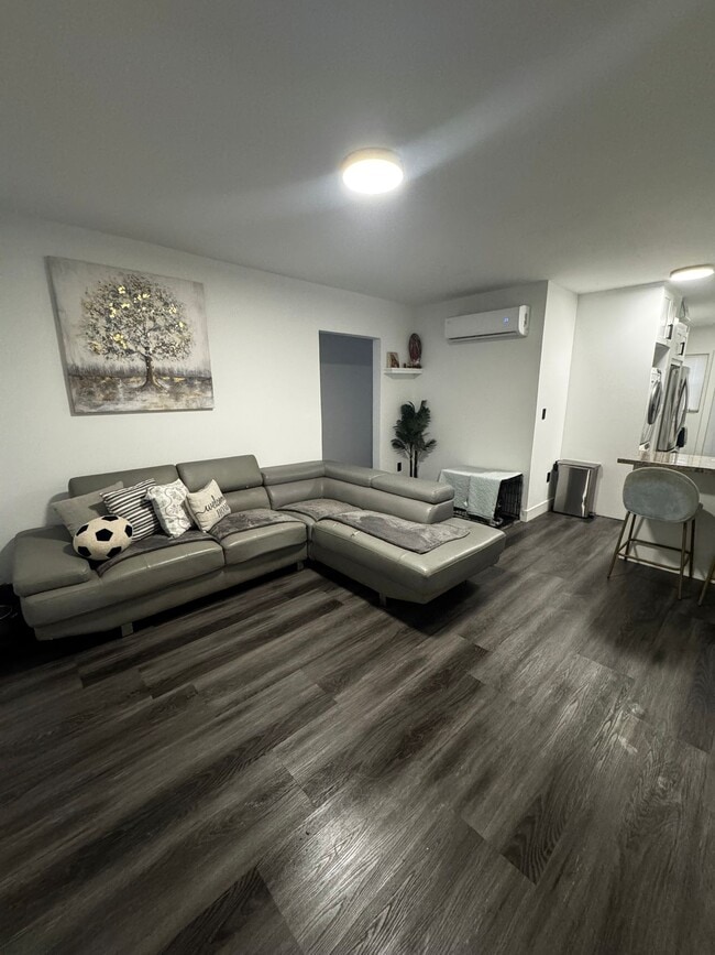 Foto del edificio - 3551 SW 10th St