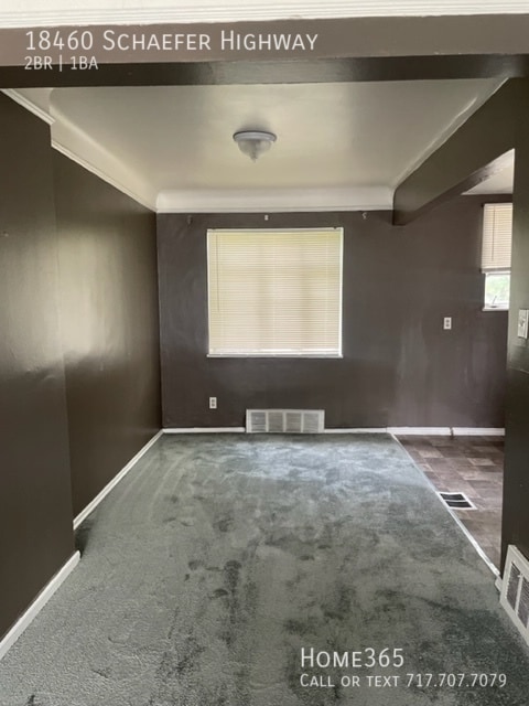 Building Photo - 2 bedroom 1 bathroom townhouse style duplex