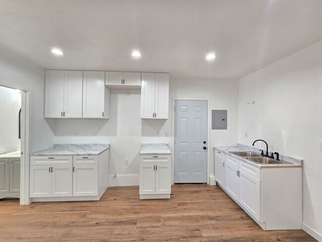 Foto del edificio - 44221 4th St E