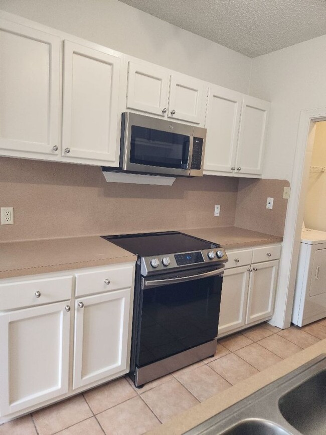 Building Photo - 2BR/2BA Condo Old Goodwood Landing