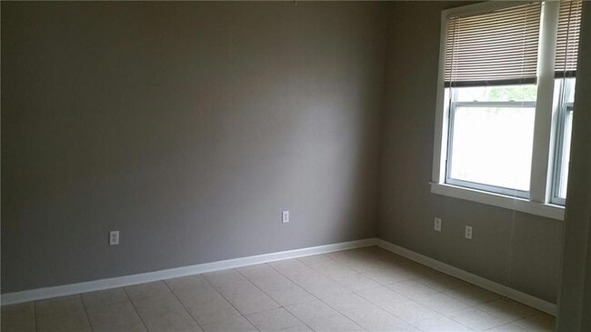 Building Photo - 5105 Baccich St