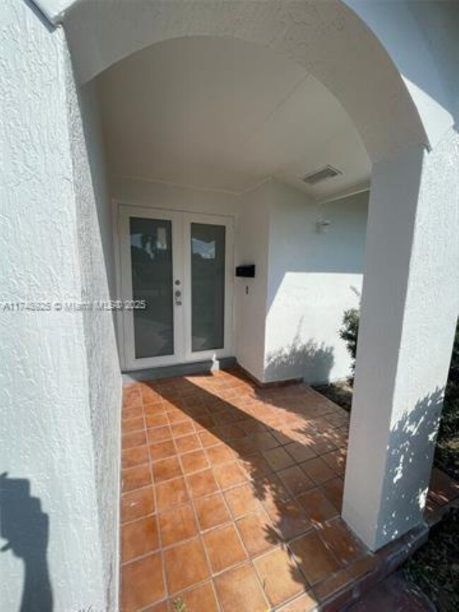 Foto del edificio - 4421 NW 12th Ct