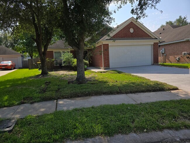 Foto del edificio - 2910 Plum Lake Dr