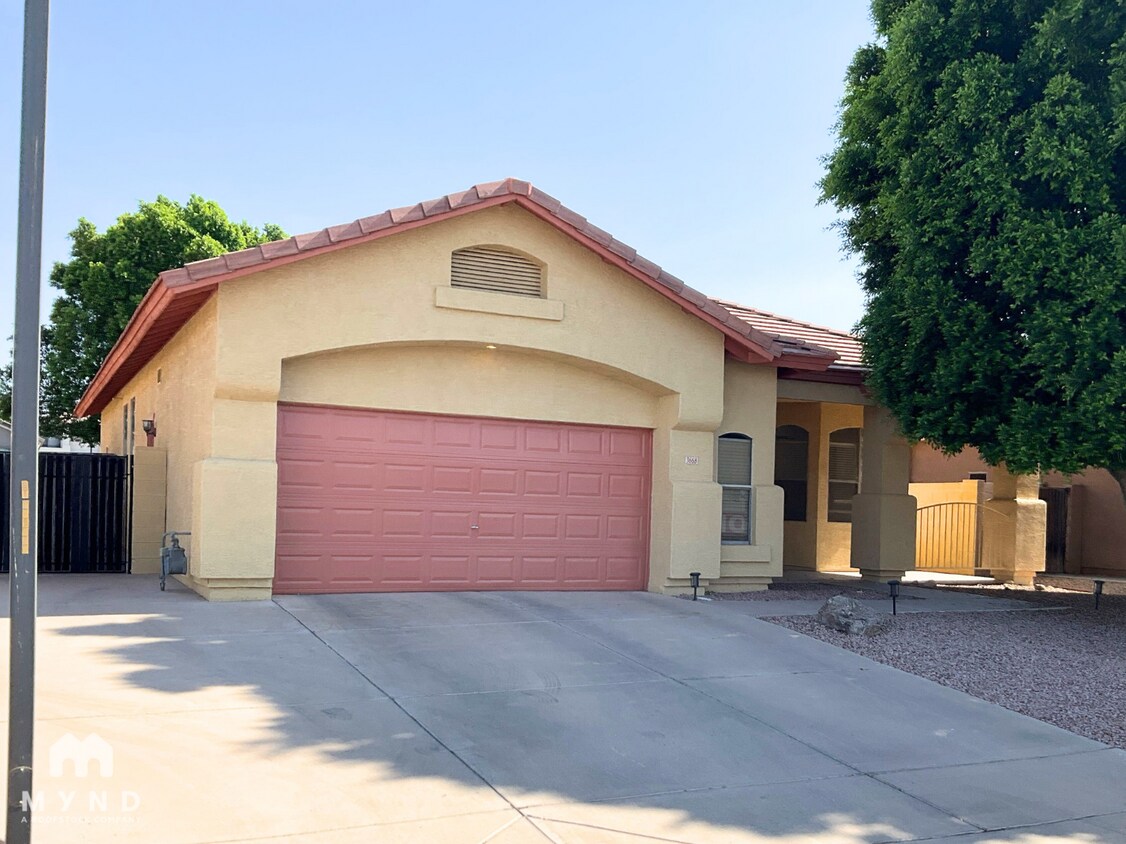 Foto principal - 3668 E Cody Ave
