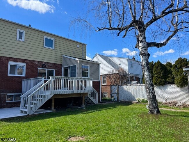 Building Photo - 252 Corabelle Ave