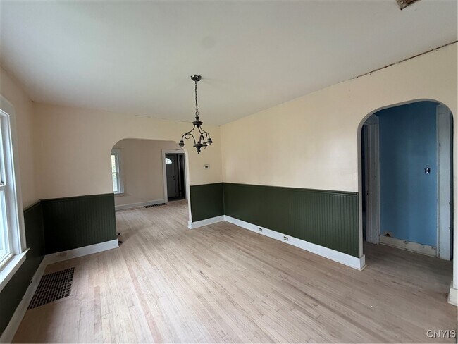 Building Photo - 1200 N Glencove Rd