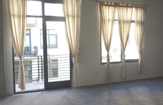 Foto del edificio - 1050 Island Ave