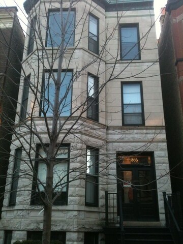Primary Photo - 863 W Newport Ave