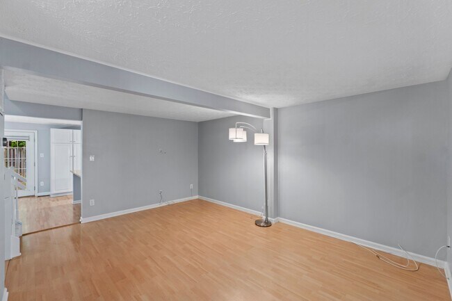 Foto del edificio - 7935 Tyson Oaks Cir